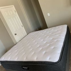 KING BEAUTYREST PRESSURESMART MATTRESS AND FREE BOX SPRINGS 