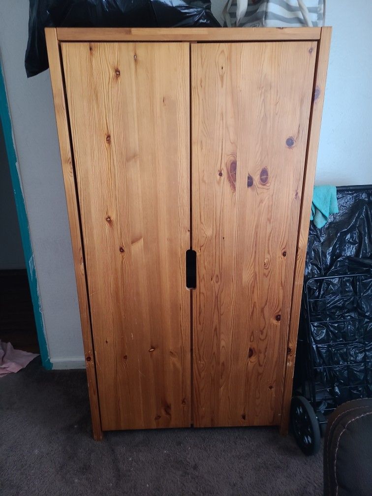 Armoire