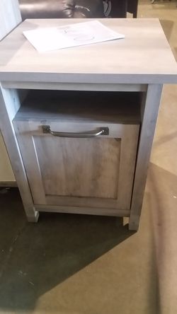 Brand nee end table