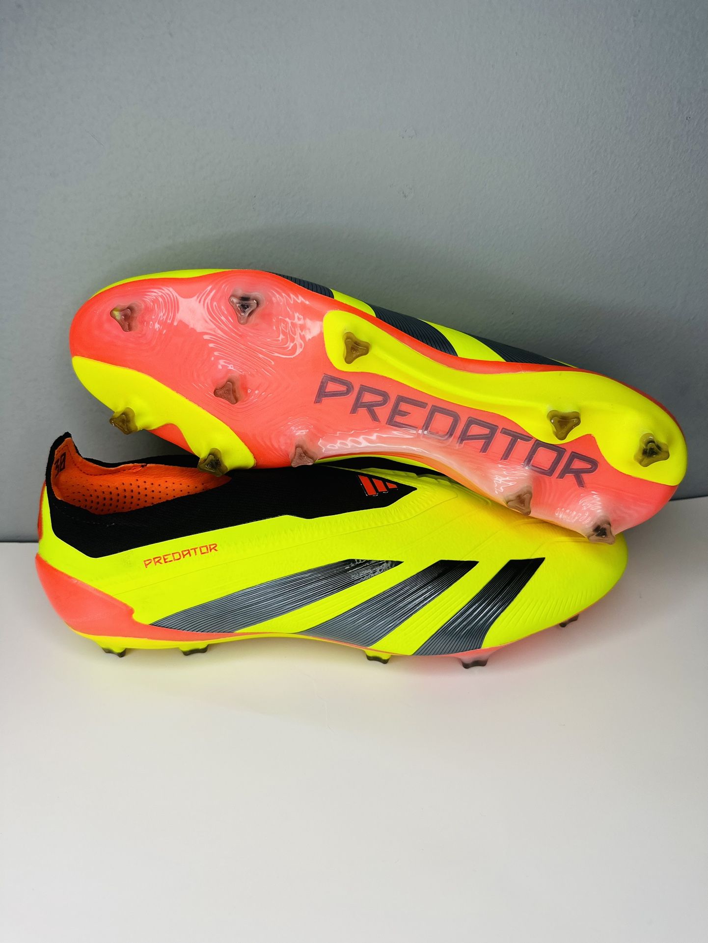 Adidas Predator Elite Laceless FG Men's Football Shoes Soccer Sports IE2366 Size 12 men Brand new without original box 100% authentic Fast shippin