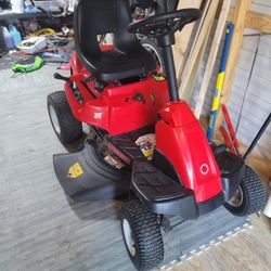 Riding Lawn Mower 30' Troybuilt
