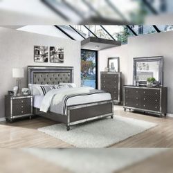 4pc Bedroom Set $1199 Queen $1299 Eastern King Includes bedframe Dresser mirror nightstand Black Mirrored Bedroom Set