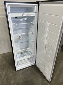 Vissani 7 cu. ft. Convertible Upright Freezer/Refrigerator in