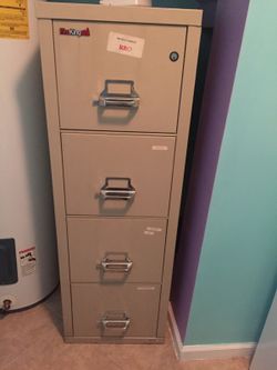 Fire king with 4 drawer file with the key..