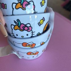 Hello Kitty Small Bowls
