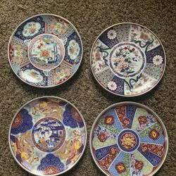 Vintage Set of 4 Imari Ware of Japan Porcelain Saucers