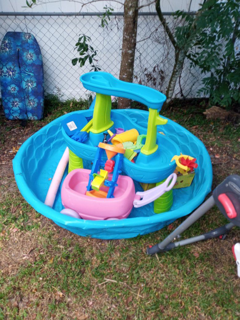  A Complete Water Or Sand Play Outdoor Toy Set