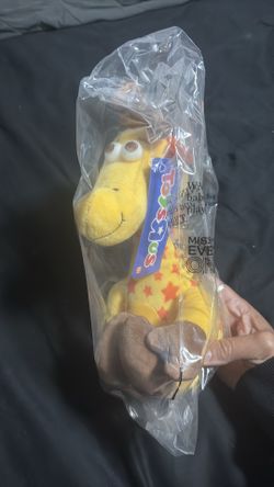 9 inch Toys R us Geoffrey the Giraffe