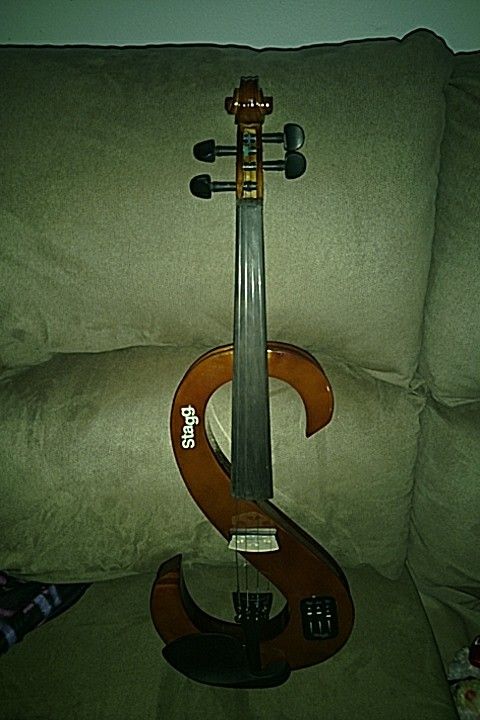 Stagg electric violin