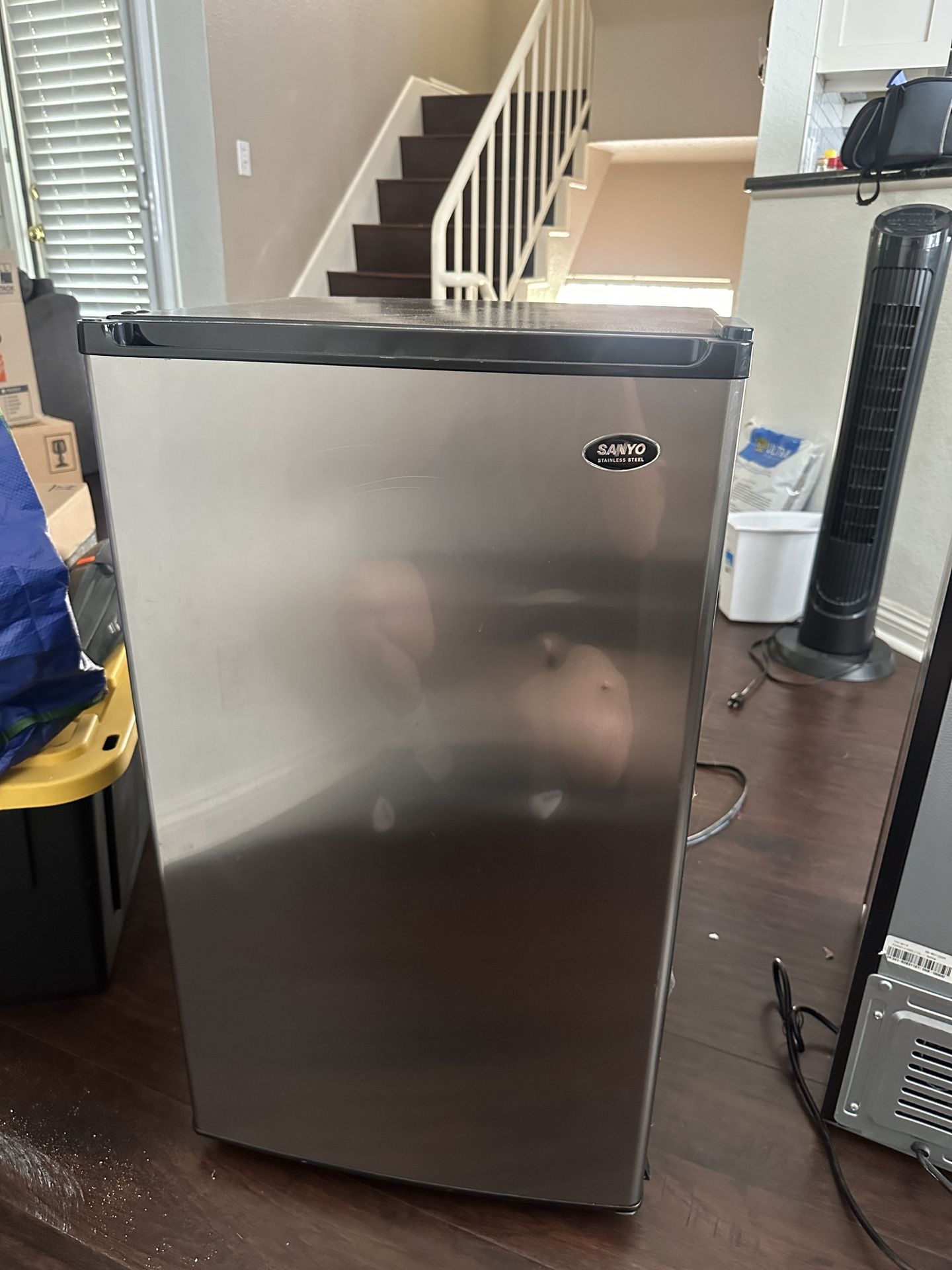 Sanyo Mini Fridge