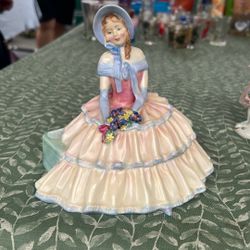 VTG Royal Doulton "Daydreams" Girl Bone China Figurine HN1731 6.5"H ENGLAND