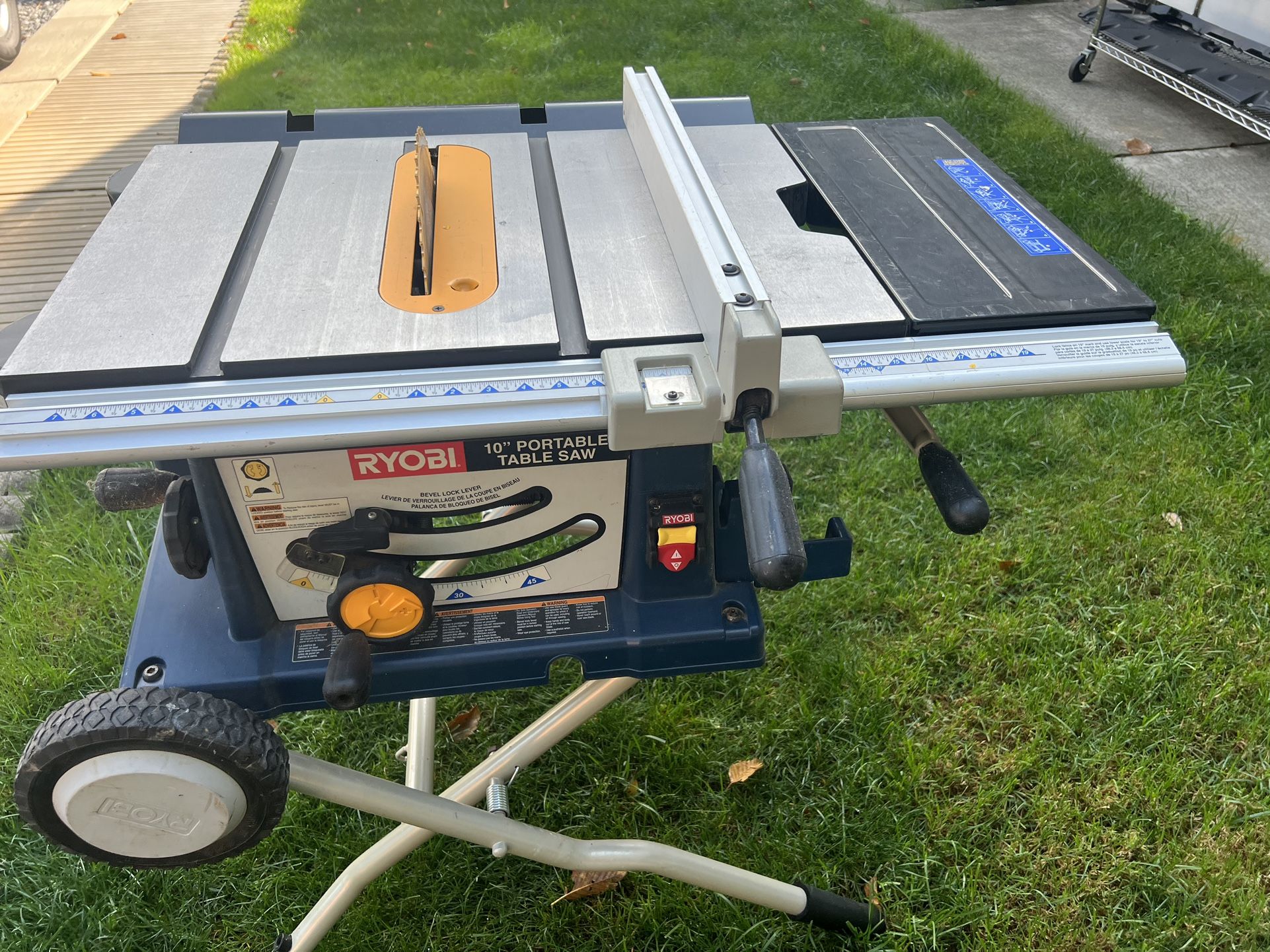 Ryobi 10 inch table saw great condition