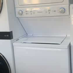 Washer & Gas Dryer Stackable Great Offer! Take it today!