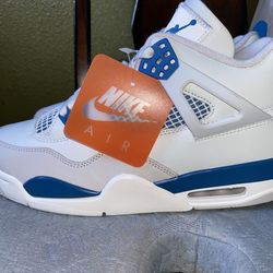 Air Jordan 4 Retro *Military Blue*