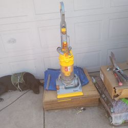 Dyson W/Root Cyclone Technology