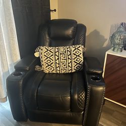 Recliner Couch And Extra Recliner Set 