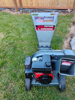 Wood chipper/shredder
