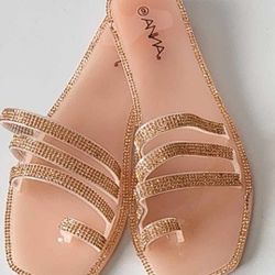 New Women’s Sandals Size 9