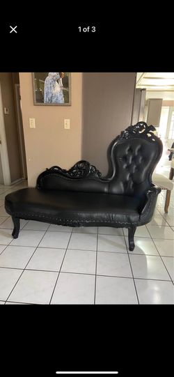 Royal Black throne lounge