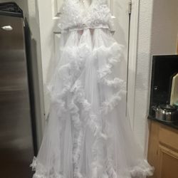 White V-Neckline Tulle Dress