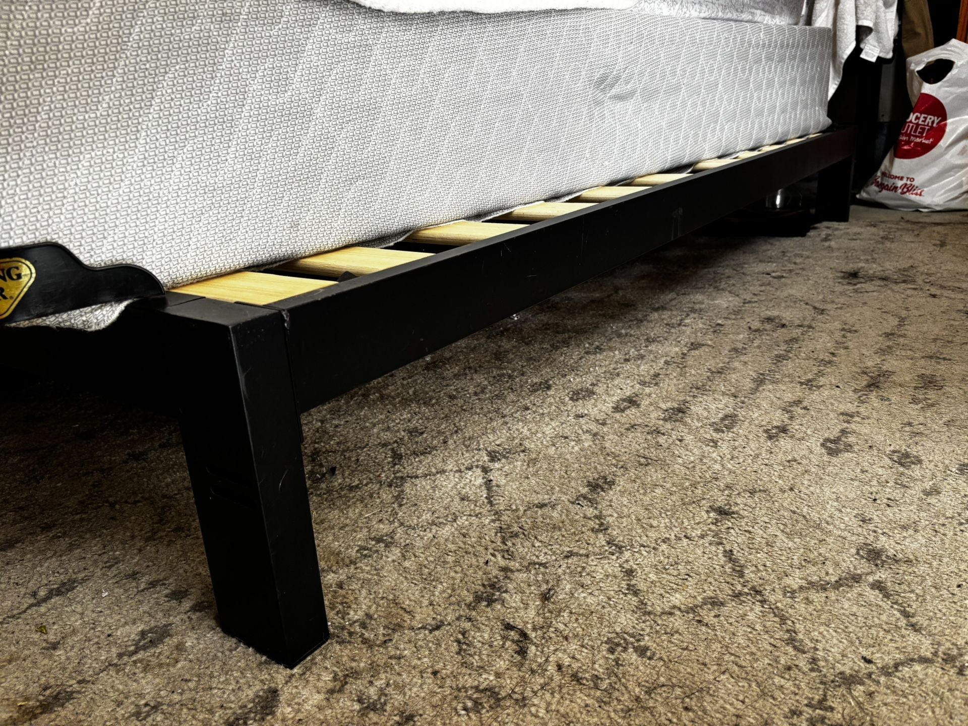 Black Metal Bed Frame / No Headboard