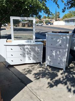 Besti.\nAl furniture off for UP today.Guaranteed selling is a set or https://offerup.com/redirect/?o=aW5kaXZpZHVhbGx5LlJlYWQ= the details or descripti
