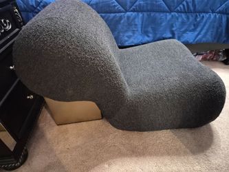 Meridian Chair