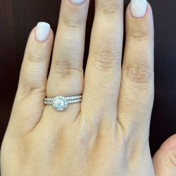 14k White Gold 0.93 ct. Diamond Wedding Band and Engagement Ring Set (Size 13)
