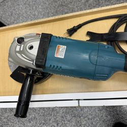Makita Grinder 7 Inch