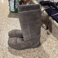 Tall Ugg Boots Grey Size 8 Classic Ultra. 