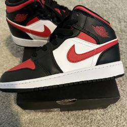 Youth - Air Jordan 1 Mid SE 