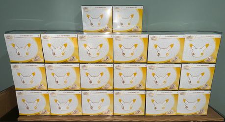 Pokemon TCG - 30th Celebration ETB *SEALED*