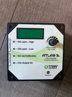 Titan Controls® Atlas® 3 - Day/Night CO2 Monitor/Controller