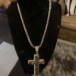 20in gold tennis chain with xl Jesus pendant