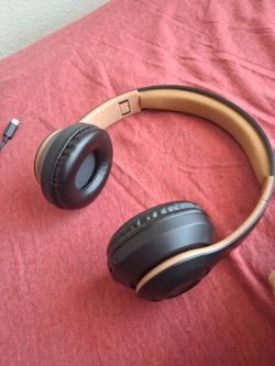 BLUETOOTH AND THEY ARE WIRELESS
