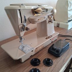 Singer 500a Sewing Machine With Foot Pedal