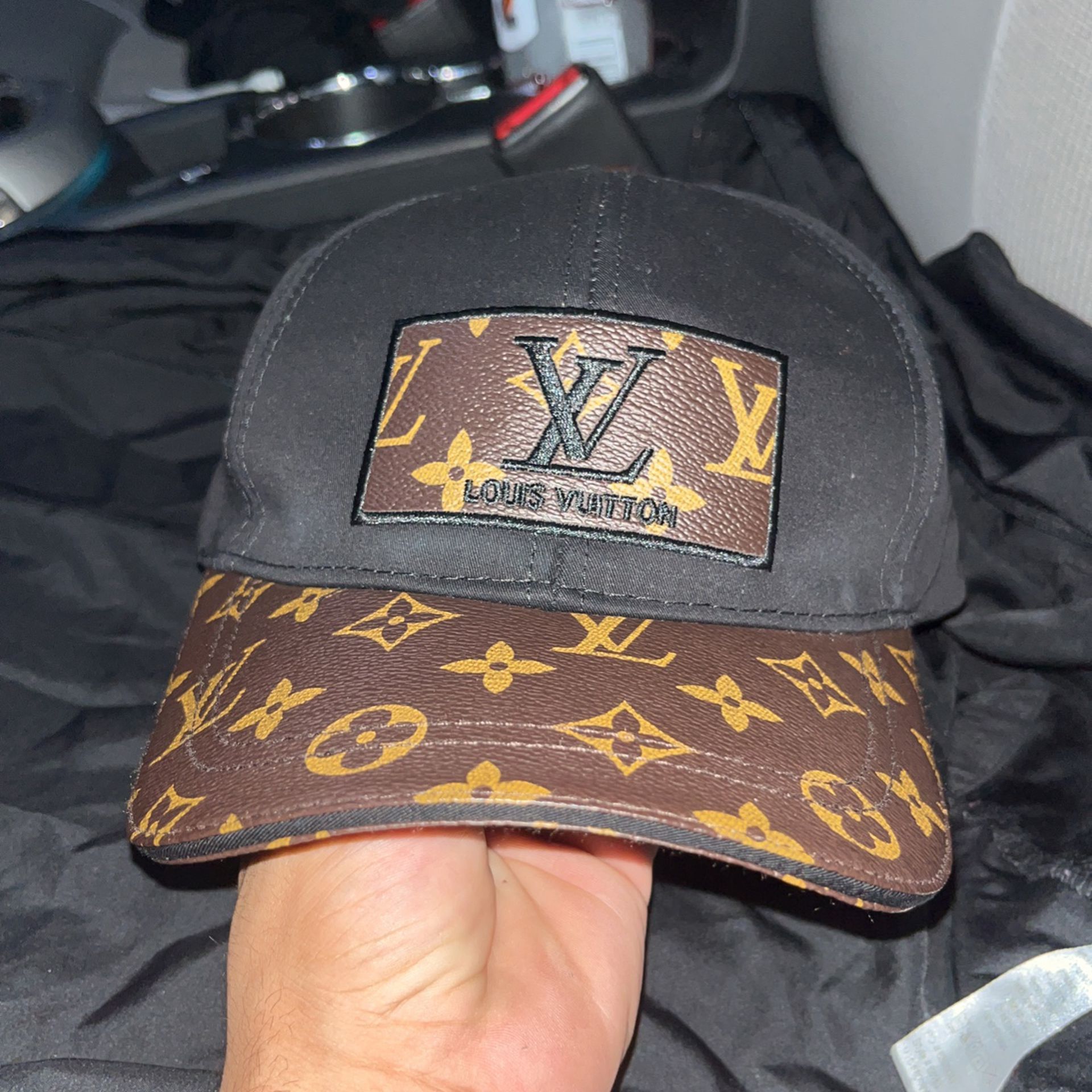 LV Louis Vuitton Hat for Sale in Miami, FL - OfferUp