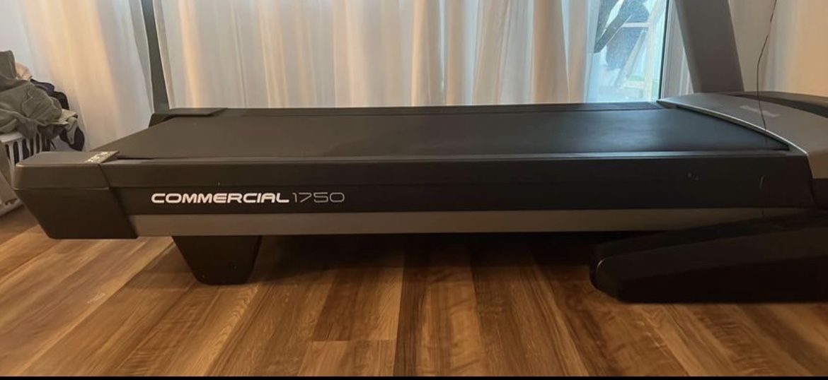 Nordictrack commercial 1750 Treadmill