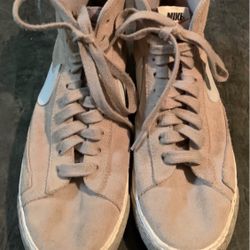 Nike Women’s Blazer Shoes Size 8