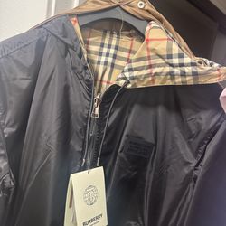 Burberry windbreaker jacket sold out everywhere size M