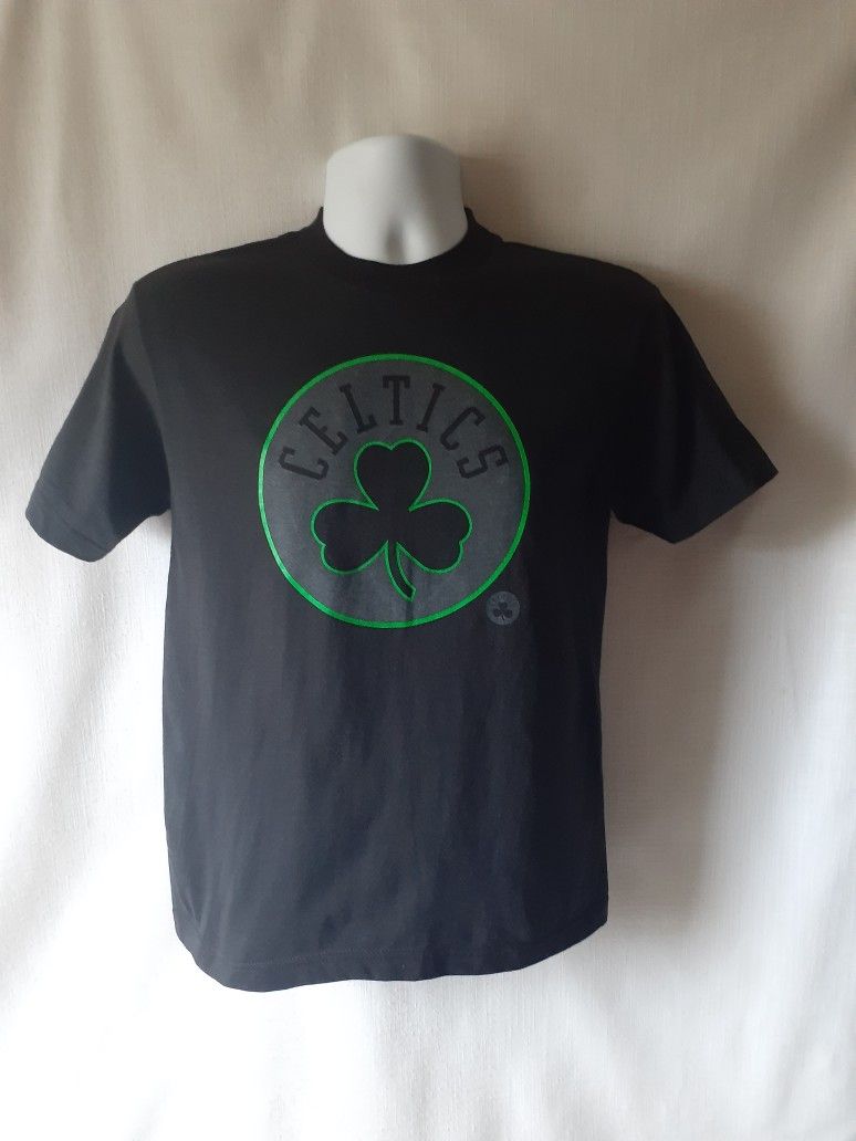 Majestic Boston Celtics #9 Rajon Rondo boy's black short-sleeve t-shirt size L