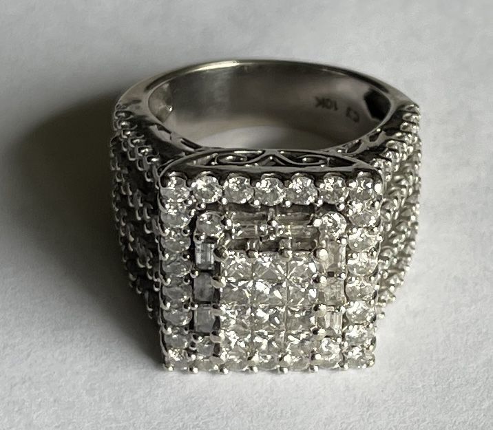 10k White Gold Diamond Ring w/ 12 Princess Cuts Surrounded by more Diamonds (4.0 ct)