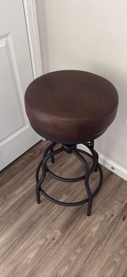 Adjustable bar stool. New and assembled.