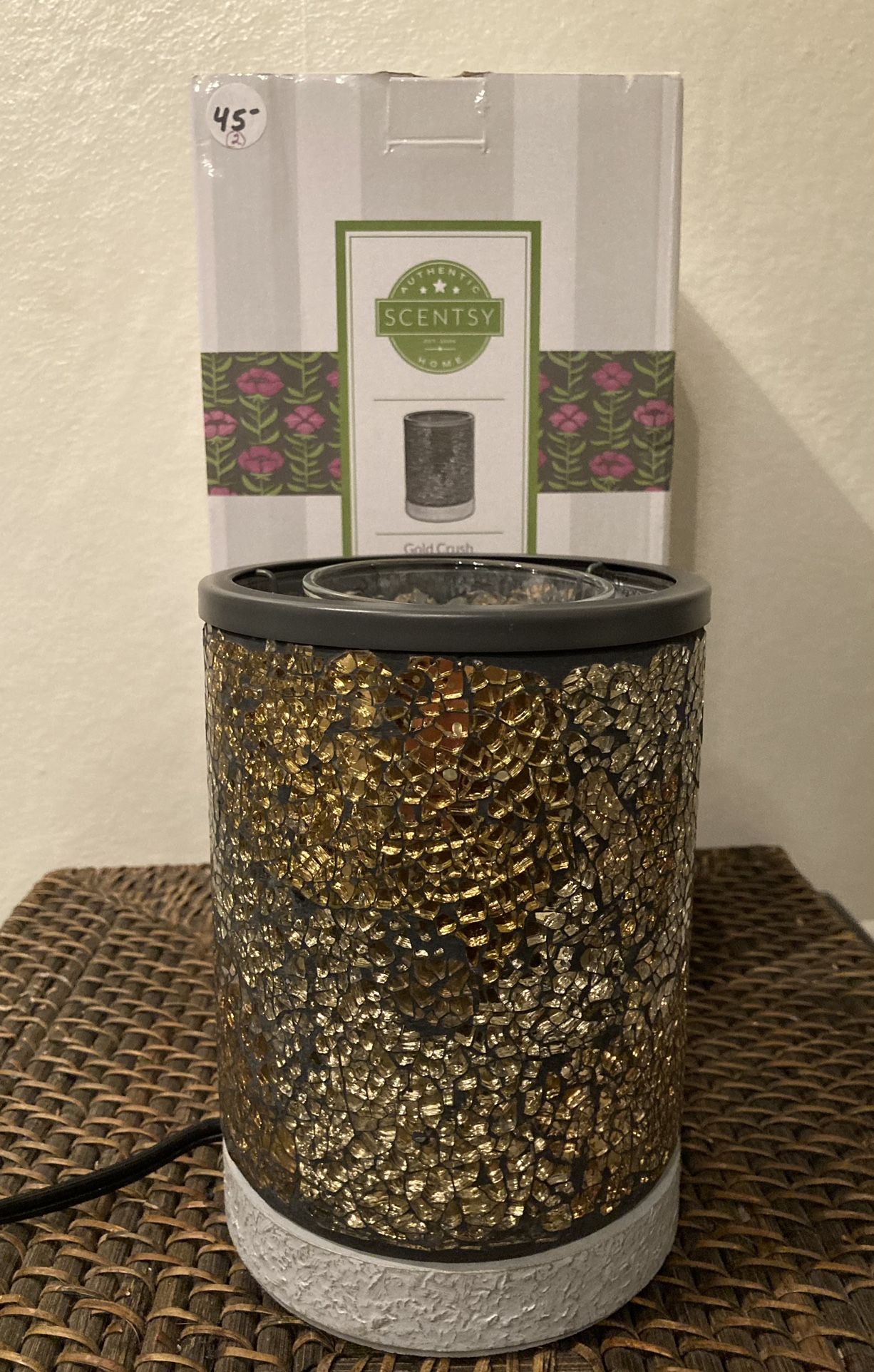 *Pending* Scentsy Wax Warmer, Gold Crush, New In Box