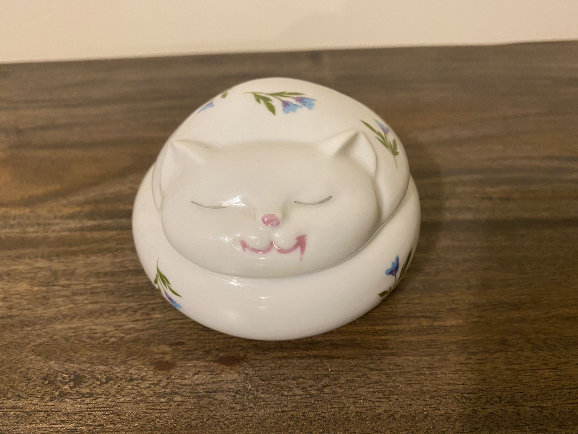 Vintage Takahashi Sleeping Cat Trinket Box Porcelain Made in Japan