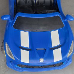 Kid Trax Dodge SRT Viper 12-Volt Battery-Powered Ride-On, Blue