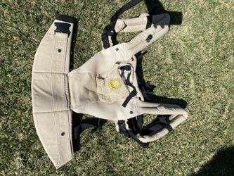 Lillie Baby Carrier