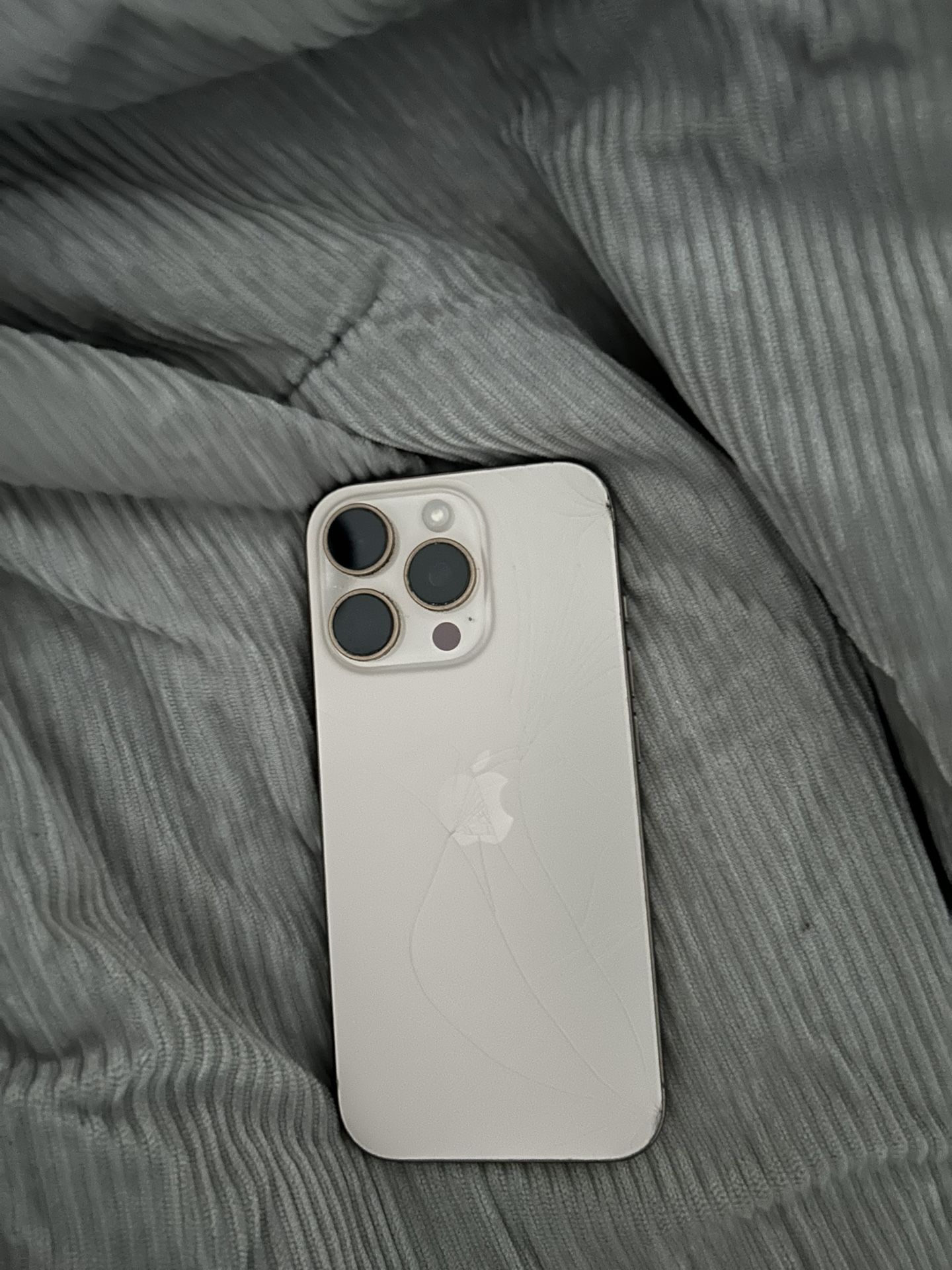 iPhone 16 Pro