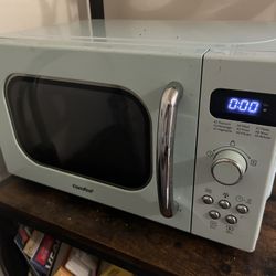 Comfee small microwave