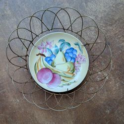 Mid Century Wire Fruit Basket / Decorate  Wall Plate